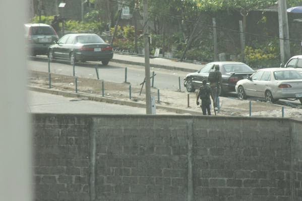 Photos Of Robbery At FCMB Bank Lekki Phase 1 Estate Lagos 
