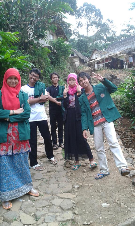 Pengalaman Mengajar SD, SMP, dan SMK di Desa Ciboleger, Banten - Teaching In Small Village Pengalaman Mengajar SD, SMP, dan SMK di Desa Ciboleger, Banten - Teaching In Small Village