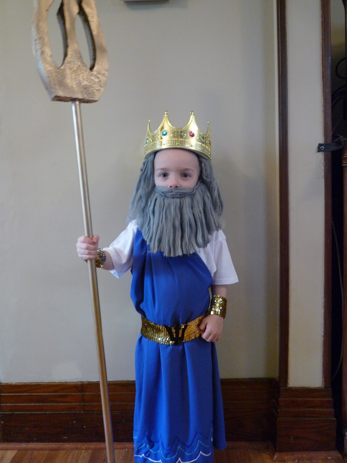 Full Time Frugal : DIY costume - $10 Poseidon!