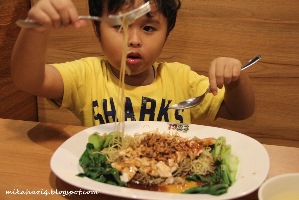 mikahaziq Marina Bay Sands Halal Food Court