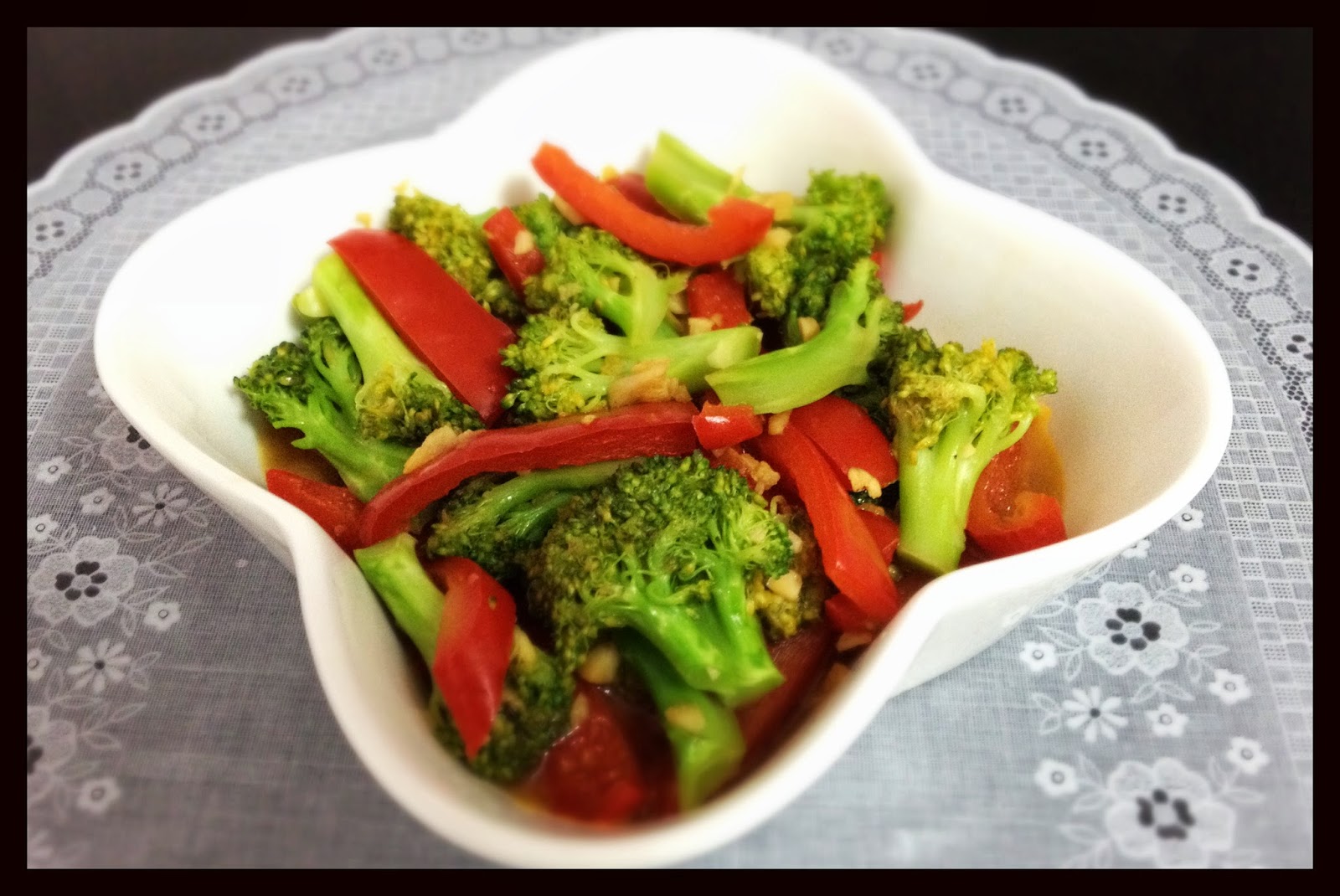 其实在家里吃,几乎都一定炒一碟菜.