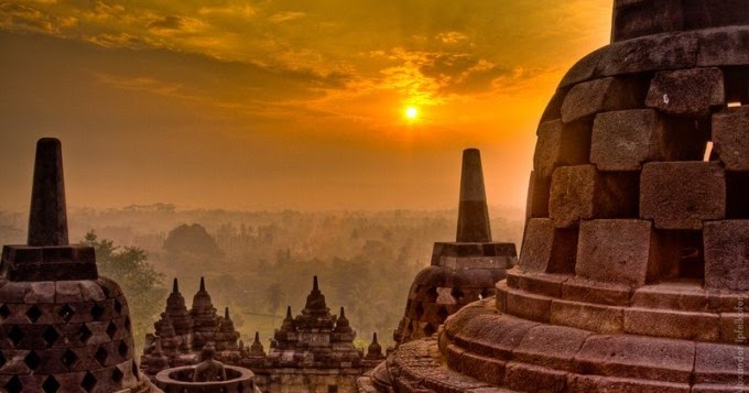 Inilah Foto Candi Borobudur Saat Pertama Kali Ditemukan 