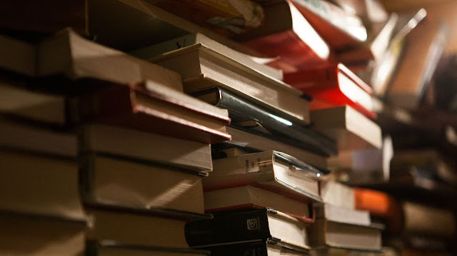 4 Shortcomings of the Online Book Buying Experience 4 Shortcomings of the Online Book Buying Experience
