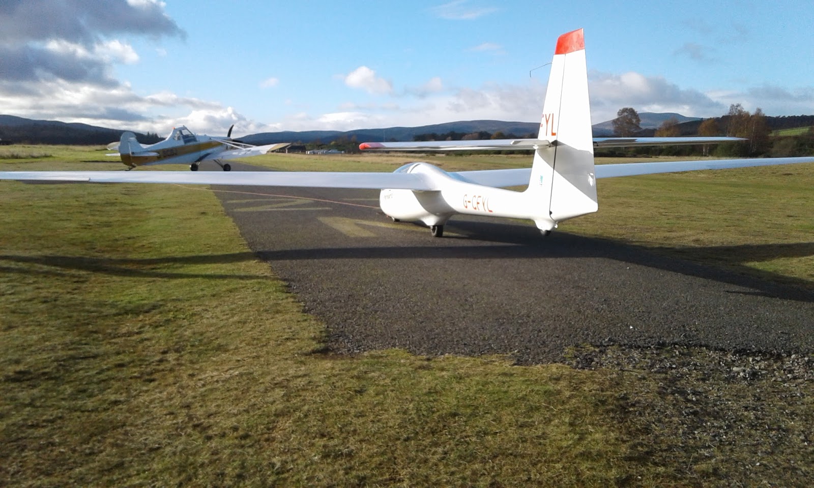 THE OH NO NOT ANOTHER HILL TO CLIMB HIGHLAND GLIDING CLUB Gliding in