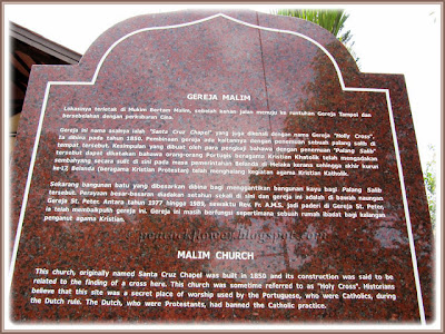 A plaque about the history of Chapel of Santa Cruz, Malim in Malacca