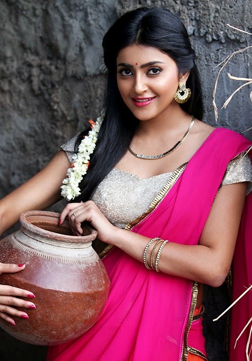 Avantika Mishra Half Saree