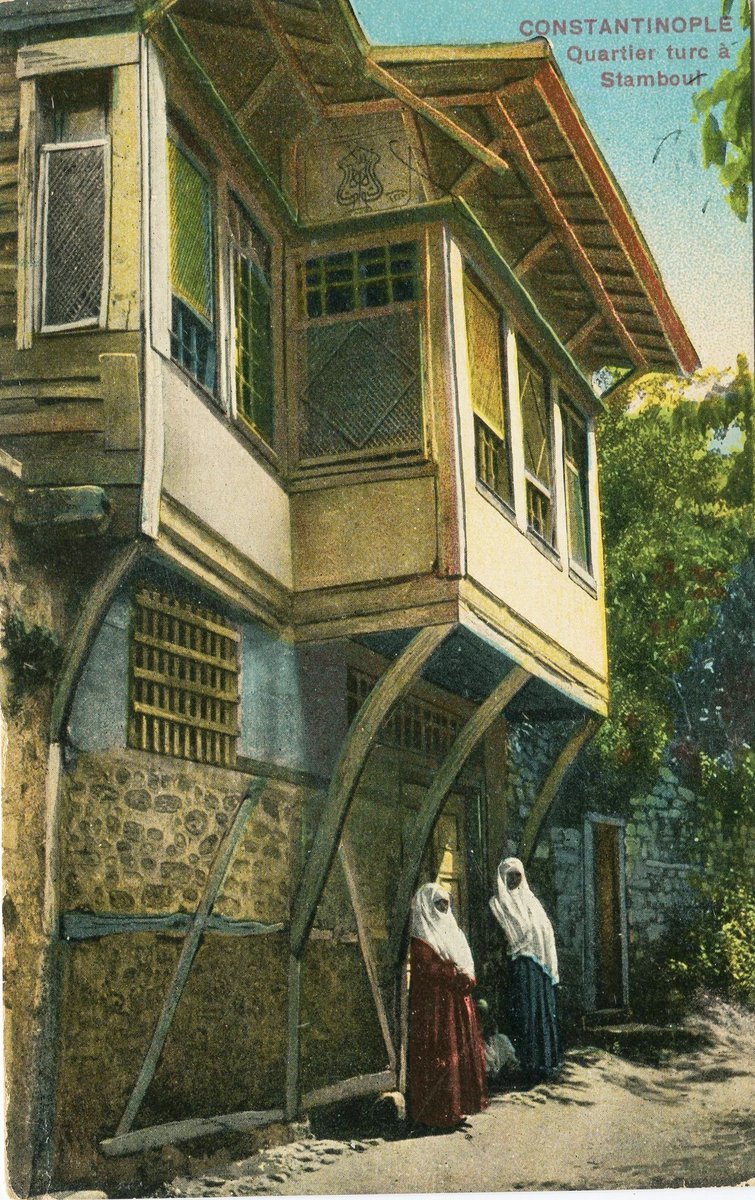 GİZLENEN TARİHİMİZ Ev geleneğimizde balkon yerine "Kafesli Cumba" vardır