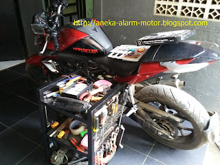 Cara pasang alarm motor pada Yamaha R25 Cara pasang alarm motor pada Yamaha R25