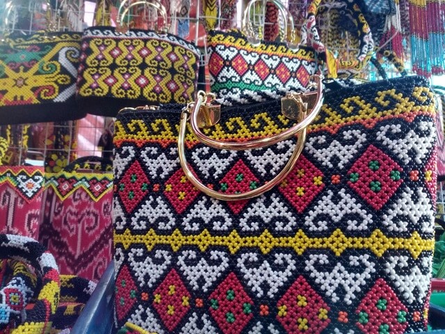 kerajinan manik dayak manik dayak