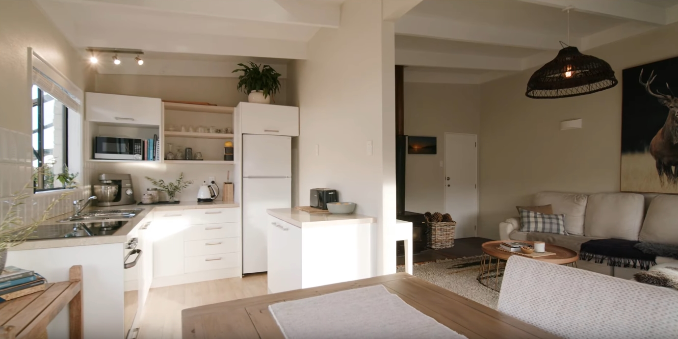 Home Interior Design Tour vs. 18A Bracken Street, Arrowtown, Queenstown, Otago