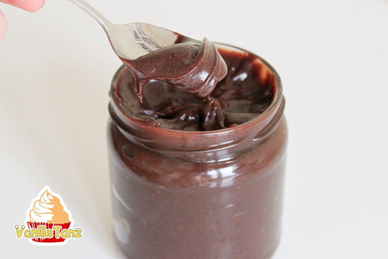 Haselnuss-Schokoladen-Creme Nutella - VanilleTanz Haselnuss-Schokoladen-Creme Nutella - VanilleTanz