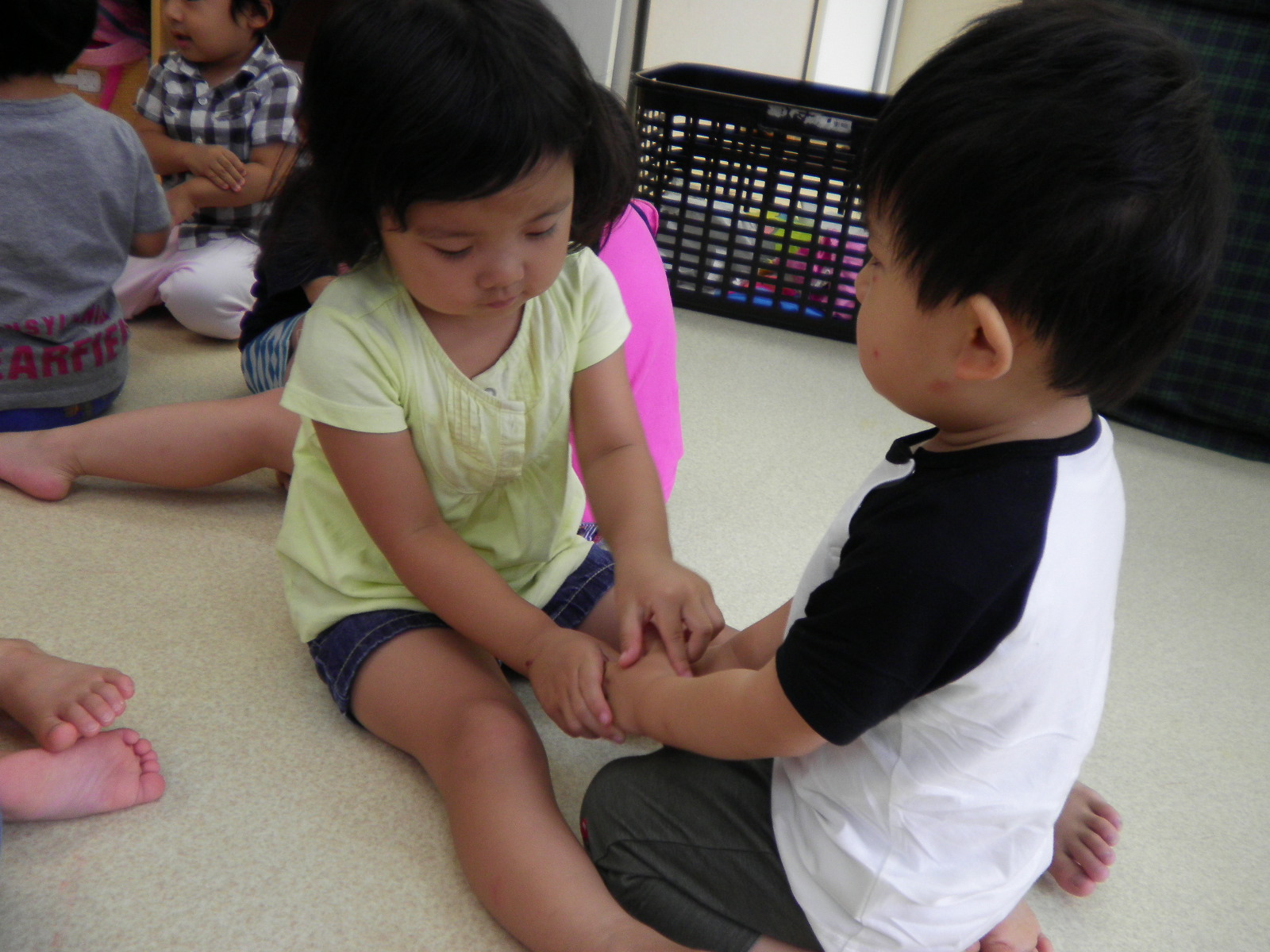 絵本の森保育園 朝の会がはじまるよ