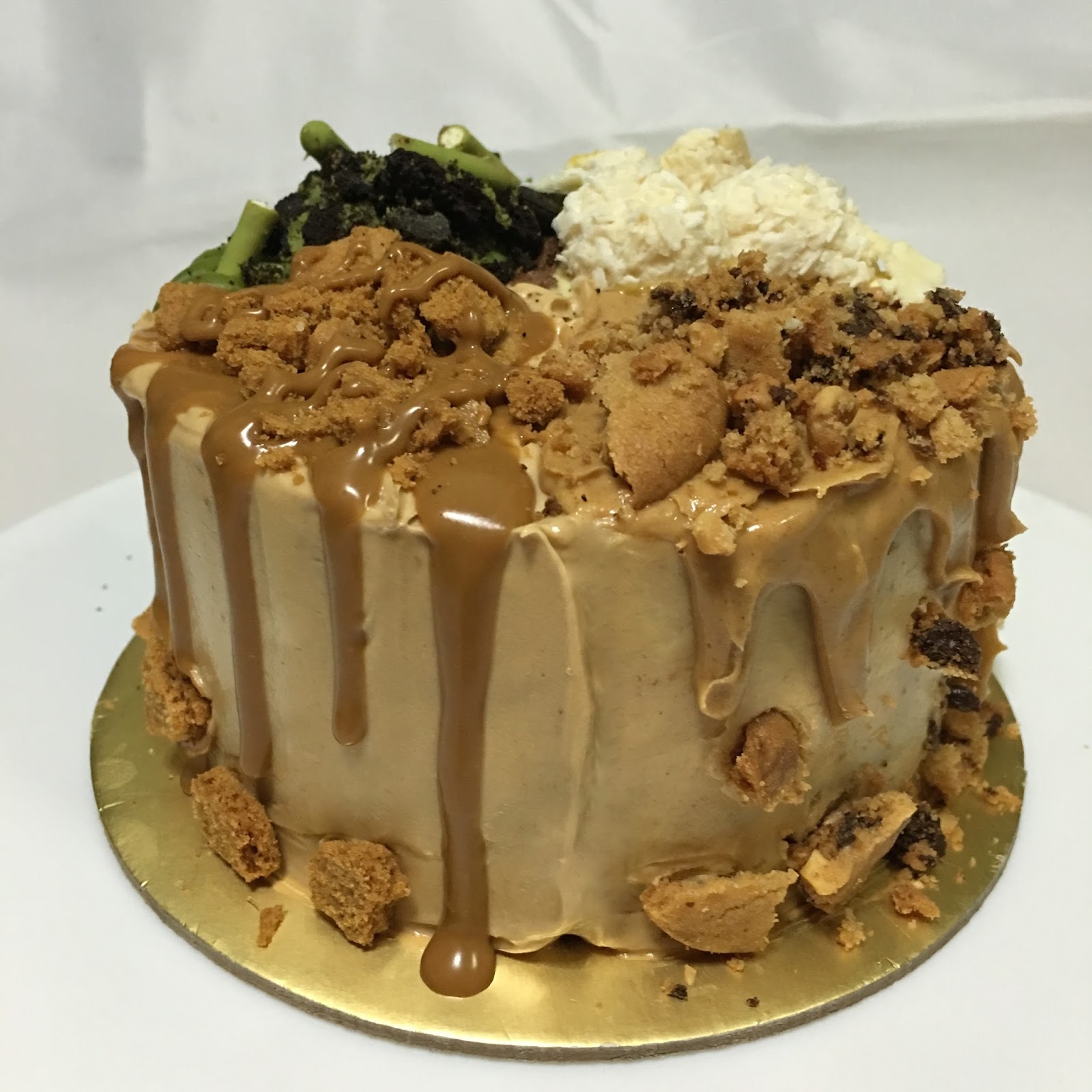 4 Flavours in 1 cake Speculoostic Peanut Butter Matcha Chocolate Oreo