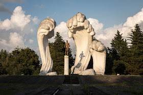 Absolutnie przecudny pomnik, akurat w sowieckiej Gruzji.