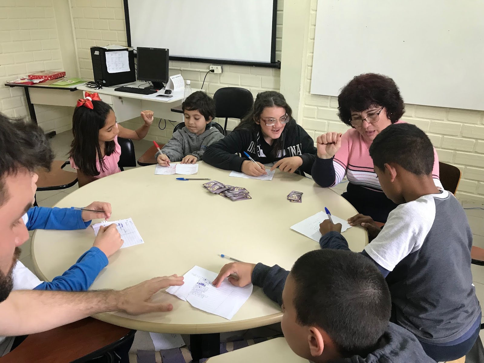 CAS LÍNGUA, LINGUAGEM E MOVIMENTO