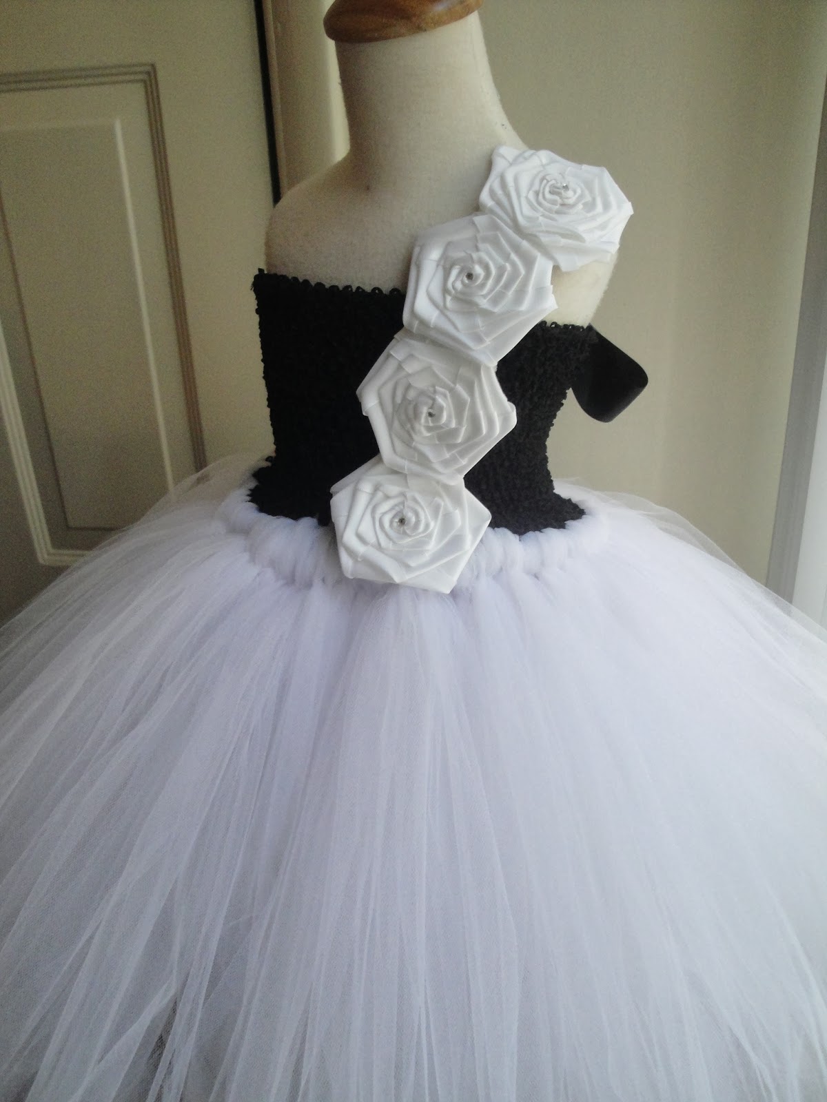Hollywoodtutu dresses flower girl tutu dress in black and white