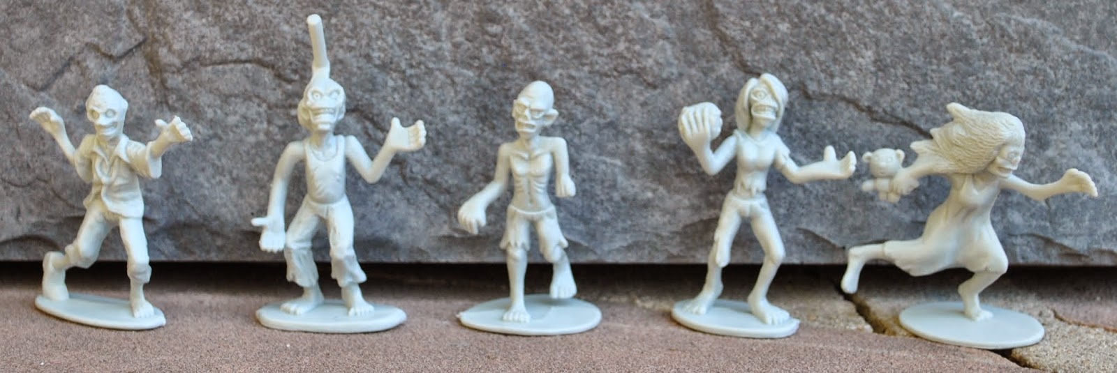 Fantasy Toy Soldiers SCS Direct Big Bucket of Zombies