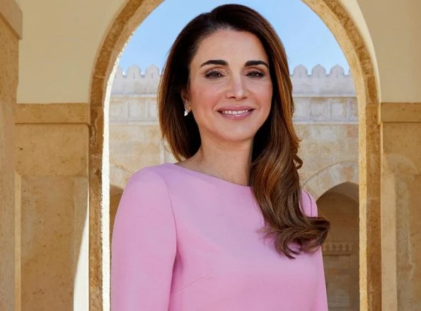 Queen Rania wore Valentino Virgin wool and silk dress for gave an interview with The Sunday Times Magazine