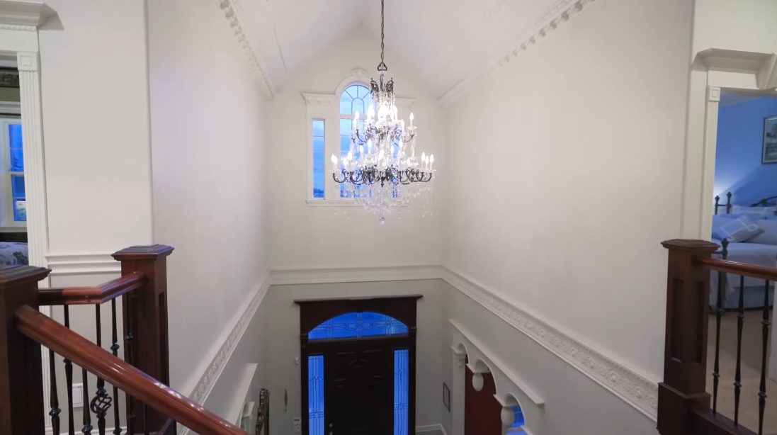 23 Interior Design Photos vs. 19085 40 Ave, Surrey, BC Luxury Home Tour