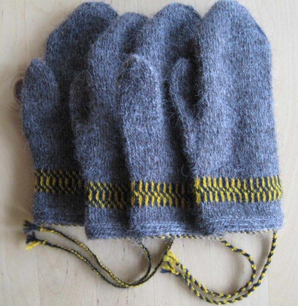 Lappone Twined knitted mittens for the twins