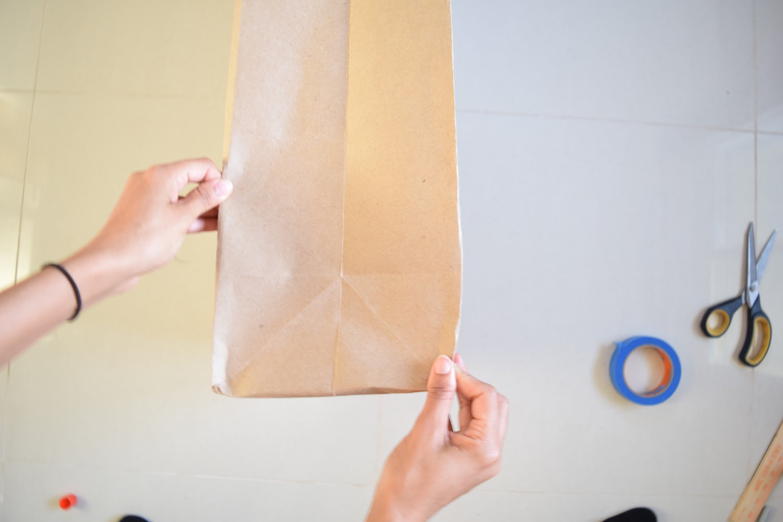 THE GUIDE GIRL: DIY GIANT PAPER BAG + STYLING TIPS