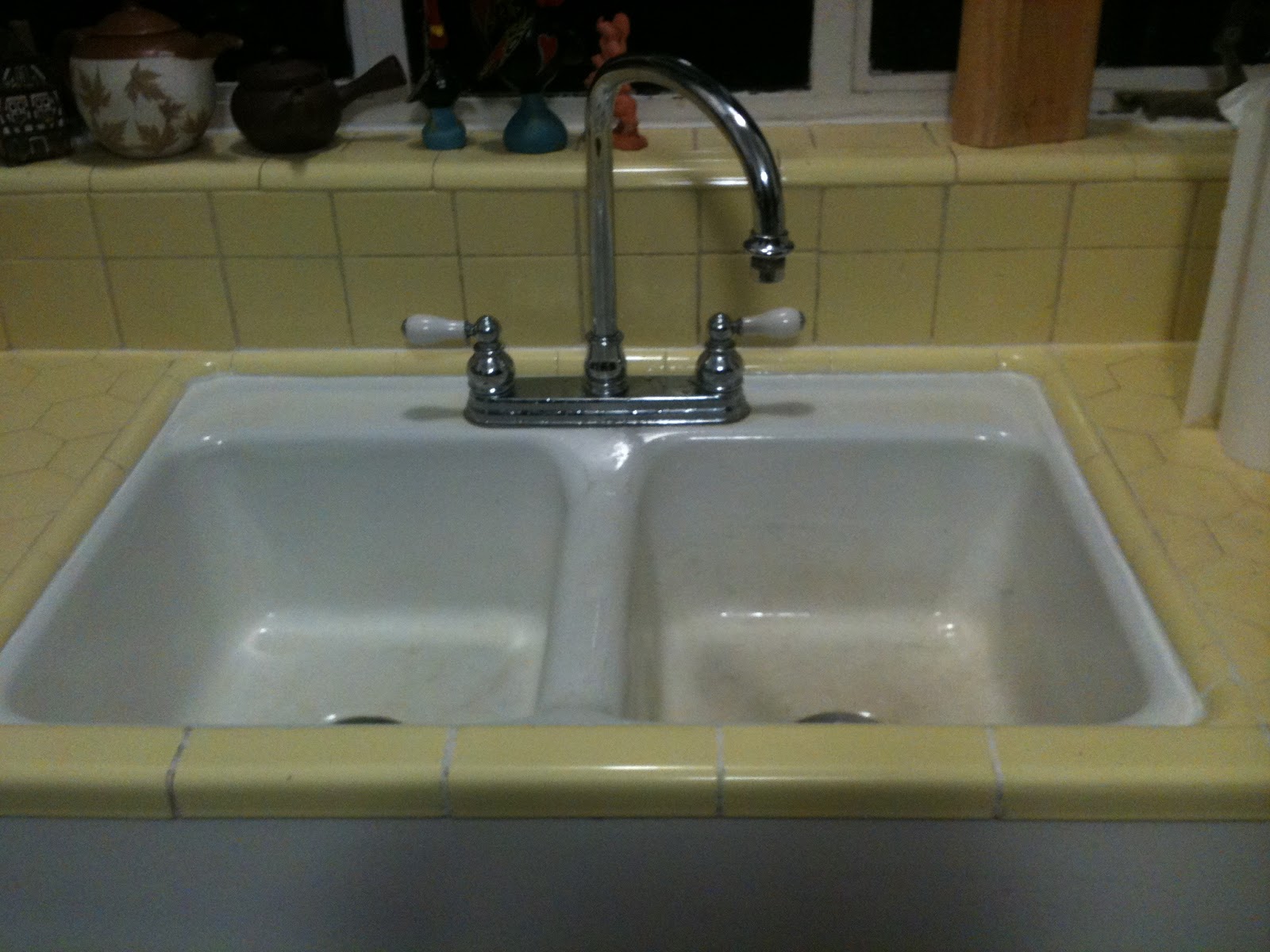 How To Recaulk An Undermount Kitchen Sink