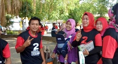Sosialisasikan Gus Ipul-Puti Guntur, PDI-P Gresik Kampanye Keliling Kampung 