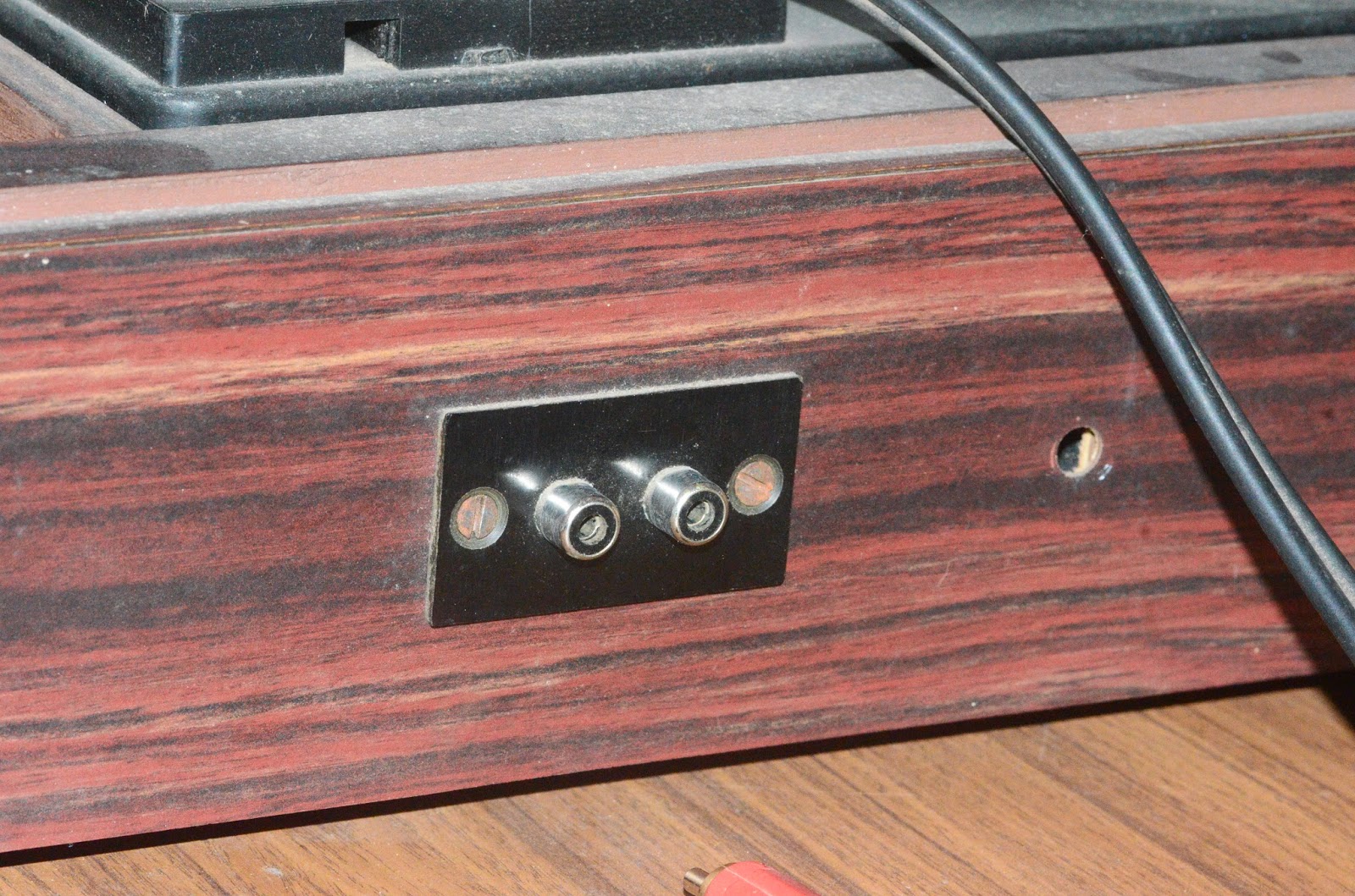 Digitizing Vinyl 03 Connecting turntable to amplifier