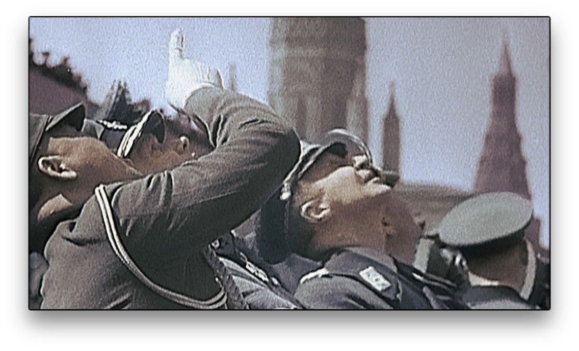 нацисты в параде москве 1 мая 1941. немецкие офицеры на параде в москве 1 мая 1941 года. парад 1 мая 1941. нацисты в параде москве 1 мая 1941. парад 1 мая 1941 года в москве с немцами.