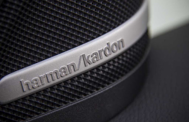 Mercedes AMG GLA 45 4MATIC 2019 sử dụng Hệ thống âm thanh vòm Harman Kardon 14 loa