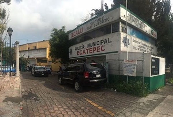 Asaltan a policías de Ecatepec y se llevan 24 armas Asaltan a policías de Ecatepec y se llevan 24 armas