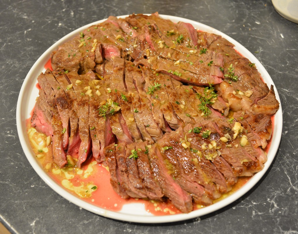Steak Slice With Lemon and Thyme