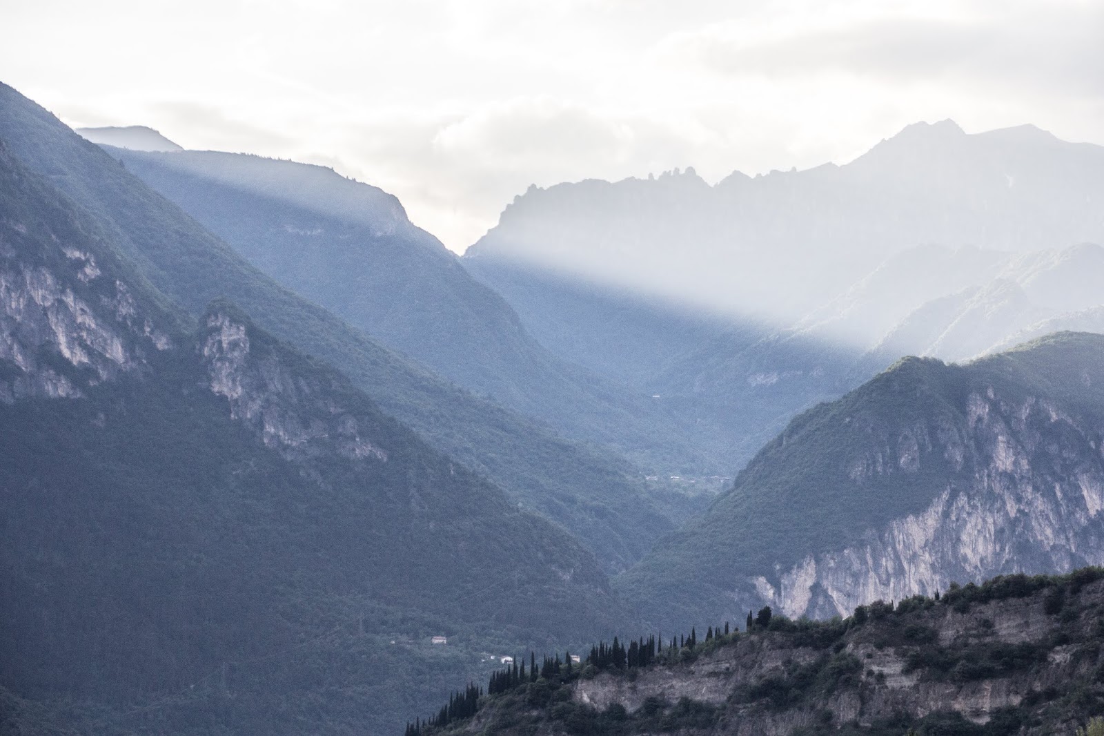 Auf Einen Aperol Spritzz Am Gardasee Mady Morrison Yoga Lifestyle