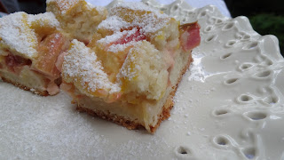 Prajitura cu rabarbar si crema