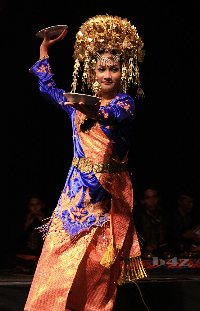 Plate Dance Minangkabau