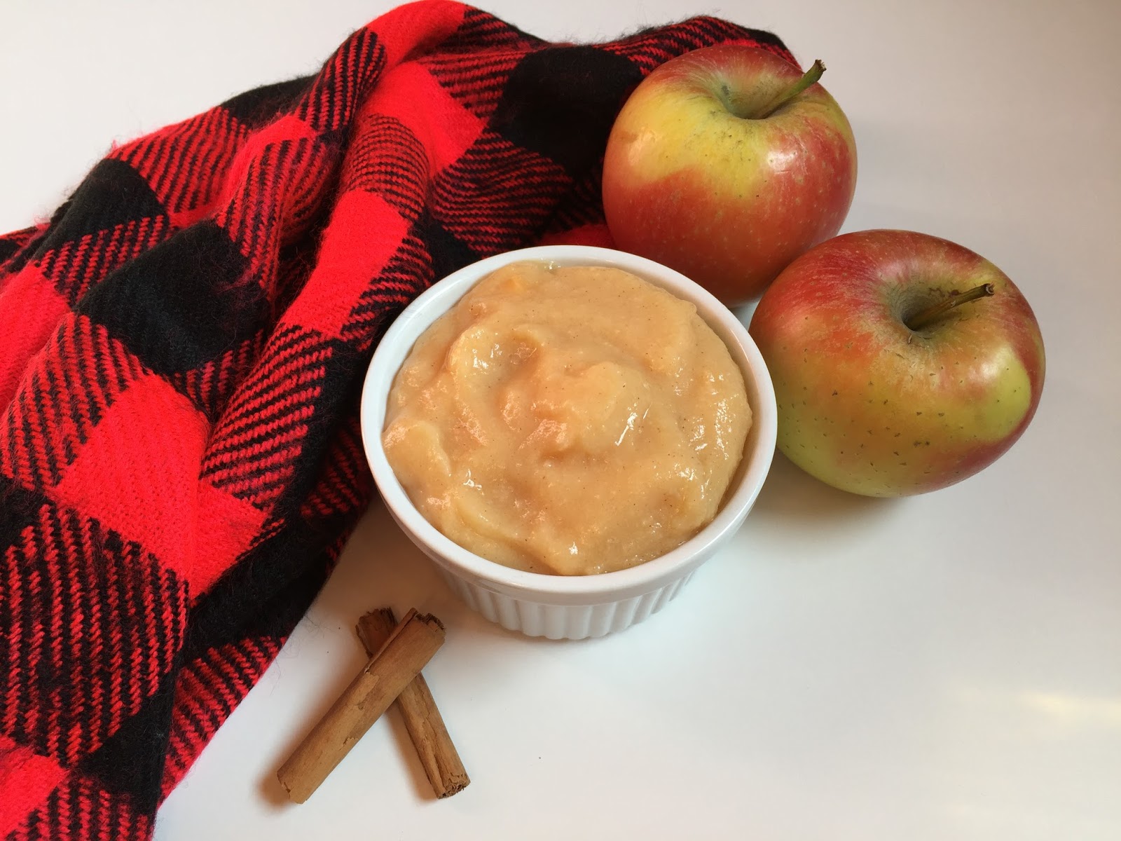 Inglourious Bananas How to Make Applesauce // Come fare l'applesauce