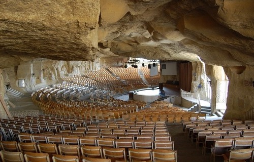 La iglesia en una cueva