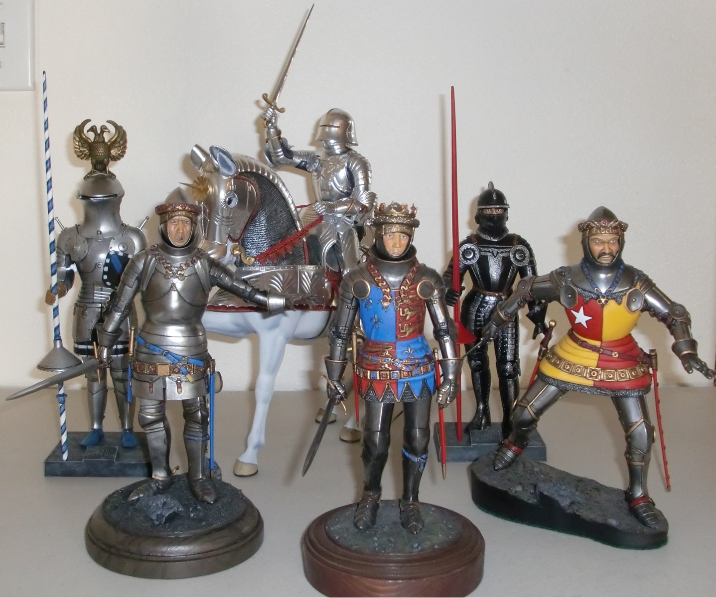 WAB Corner: 200mm & 1:8th Scale Medieval/Renaissance Knights