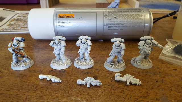 Amusing comment on each mouse over how to paint white space marines