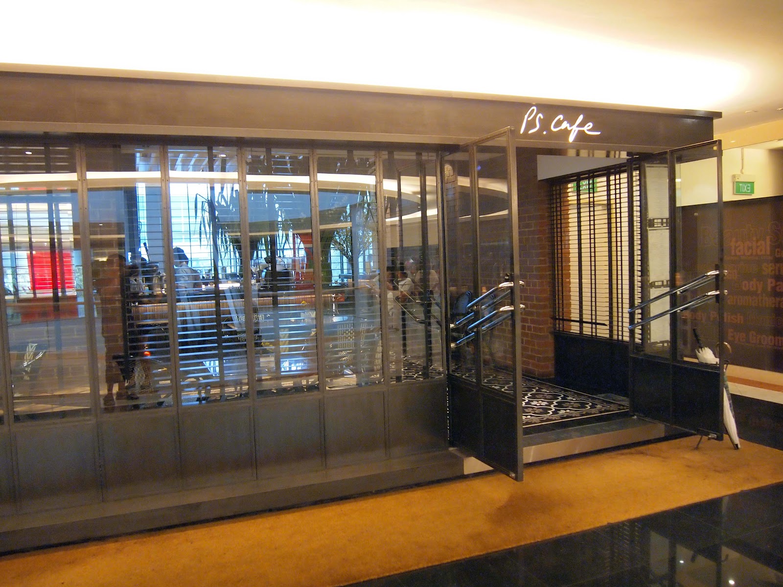 four legged foodies: P.S Cafe, Palais Renaissance