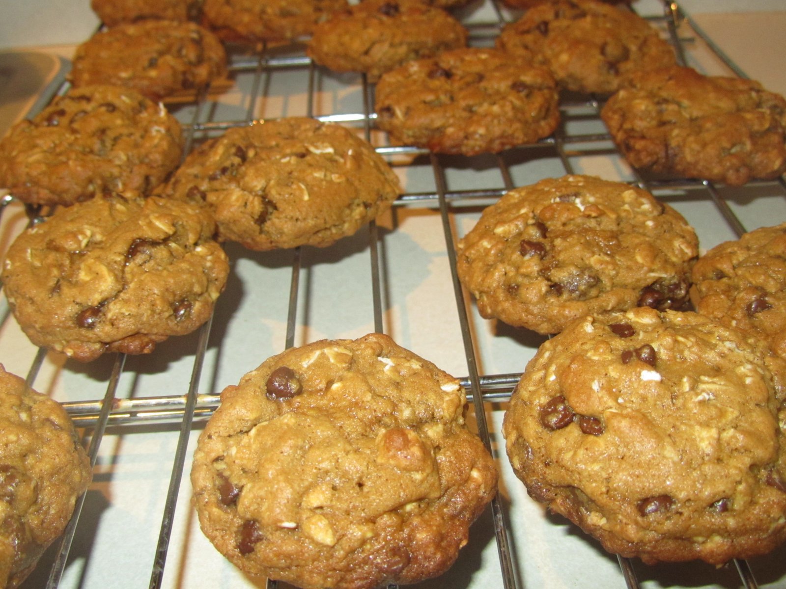 It's Yummy to My Tummy oatmeal drop cookies with the kids