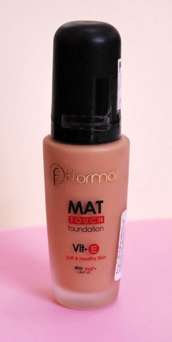 Peachy Pink Sisters Flormar Mat Touch Foundation in Soft Beige