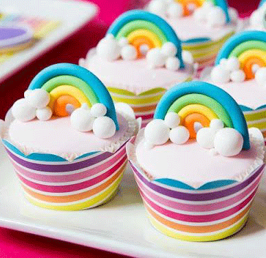 cupcake decorado con el arco iris 