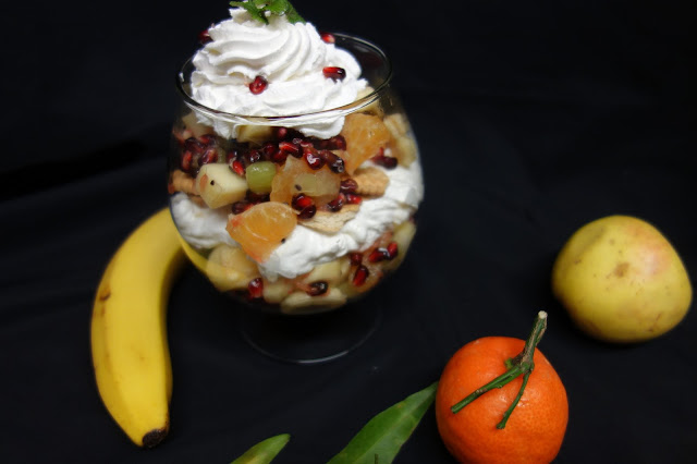 Salata de fructe cu iaurt