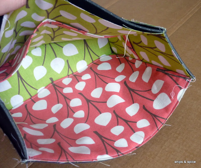 Sewing tutorial for making a reversible messenger bag