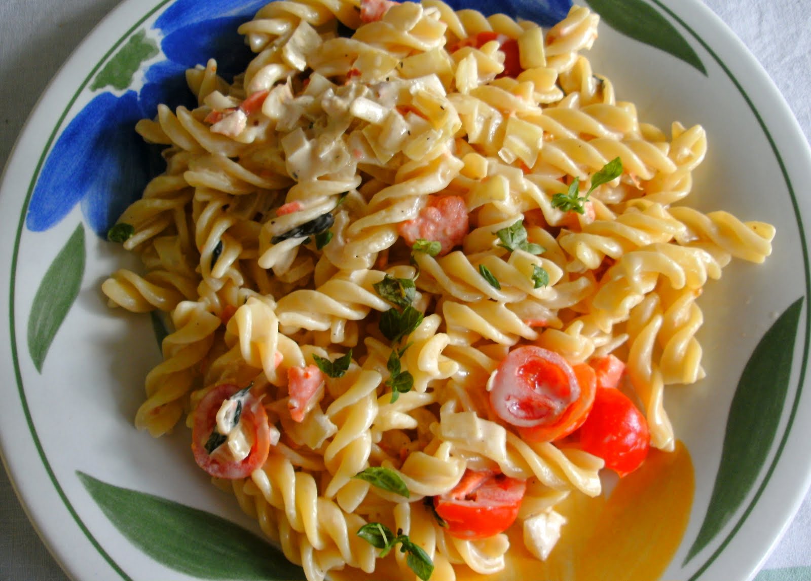 Girls who Like to Gorge: Pasta with Cream and Smoked Salmon