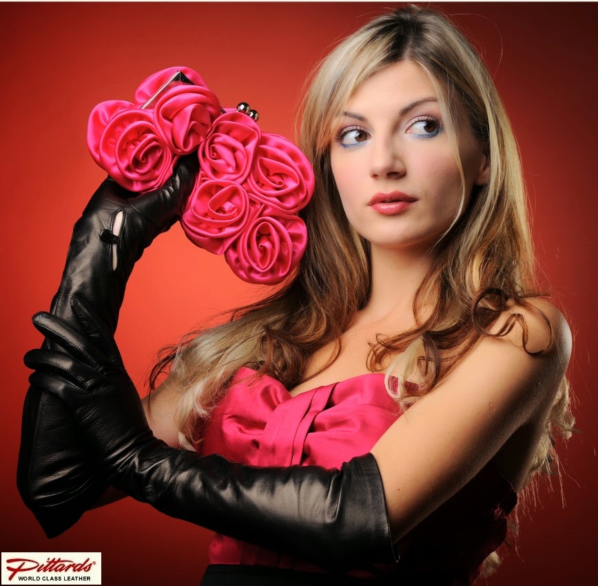 Opera gloves. девушки в длинных перчатках и кружевах. Opera gloves. девушка в кожаных перчатках и в белой рубашке. девушка в платье с перчатками.