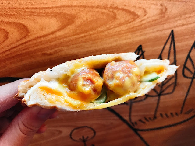 【台南安平區】T&F 手作吐司-安平店，被乾燥花圍繞用餐，擄獲少女心多種口味爆餡熱壓吐司