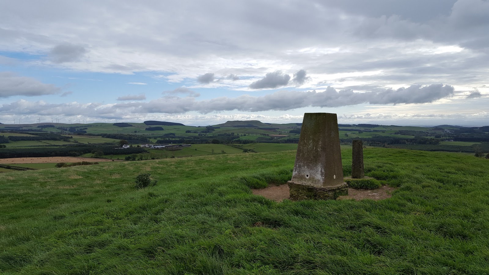 Neil's Hillwalking Exploits Miscellaneous Tumps 2 Dunblane Roman