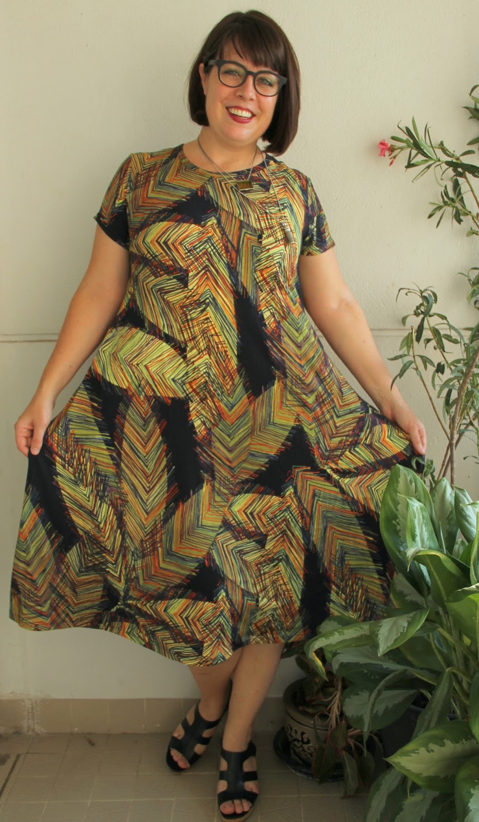 Cookin' & Craftin' Giant Feather Groove Dress